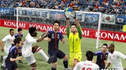 Screenshot for Pro Evolution Soccer 2013 3D - click to enlarge